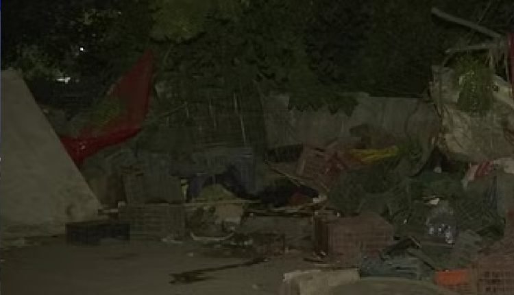 बेकाबू DTC बस ने ई-रिक्शा को मारी टक्कर, एक की मौत, ड्राइवर की तलाश में जुटी पुलिस