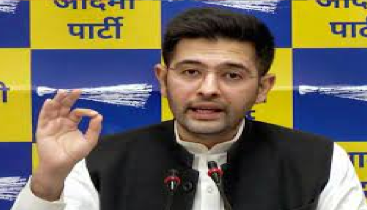 AAP सांसद राघव चड्ढा ने की चुनाव आयोग से मुलाकात, BJP के खिलाफ की सख्त कार्रवाई की मांग