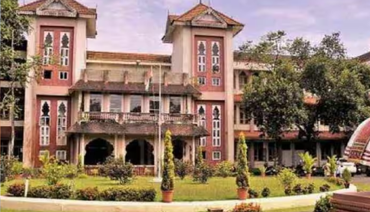 Cochin University Stampede: कोच्चि CUSAT यूनिवर्सिटी के सॉन्ग फेस्टिवल में मची भगदड़, 4 लोगों की मौत, कई घायल