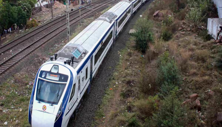 Vande Bharat: नई दिल्ली-वाराणसी के बाद अब जालना से मुंबई रूट पर चलेगी वंदे भारत