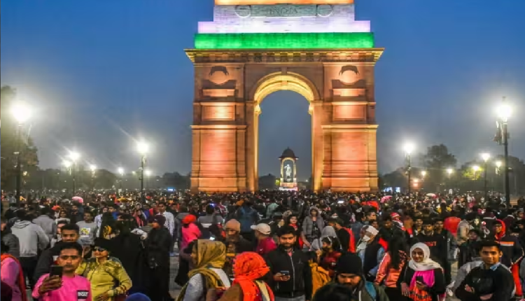 New Year 2024: दिल्ली में नए साल का जश्न मनाने की कर रहे हैं तैयारी, जान लें ये बात नहीं तो जाएंगे जेल