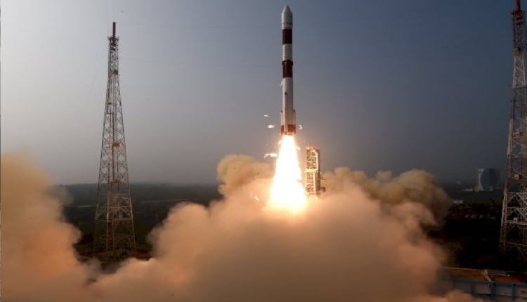 ISRO XpoSAT: नए साल के पहले दिन इसरो का एक्सपोसैट सैटेलाइट लॉन्च, ‘ब्लैक होल’ की रहस्यमयी दुनिया का सच करेगा उजागर