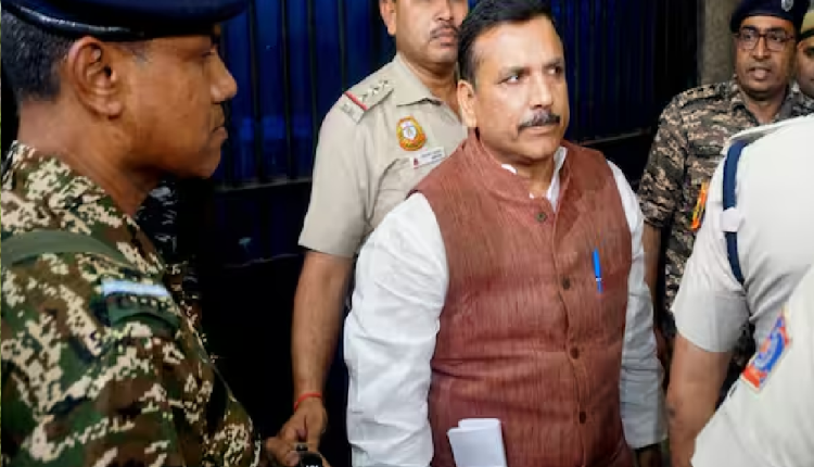 Sanjay Singh Bail: AAP सांसद संजय सिंह तिहाड़ से रिहा, कहा- 'जेल के ताले टूटेंगे सारे नेता छूटेंगे'