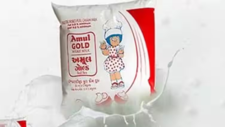 फिर बढ़ गए दूध के दाम, क्या ये कीमतें बढ़ाने में सरकार का कोई रोल होता है?