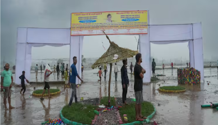 'बाबा को बचाया जा रहा है...', हाथरस हादसे को लेकर कांग्रेस की योगी सरकार से बड़ी मांग