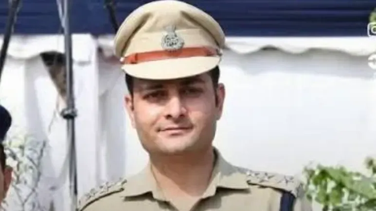 Vivek Bhagat, Delhi Police Promotion, Additional DCP Delhi, Jantar Mantar Protest, Delhi Police Controversy